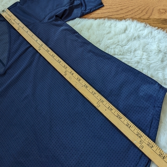 Lululemon jersey mesh v neck t-shirt medium - Picture 6 of 7